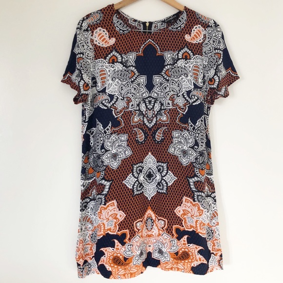 Express Dresses & Skirts - Express Paisley print Shift Dress sz medium M